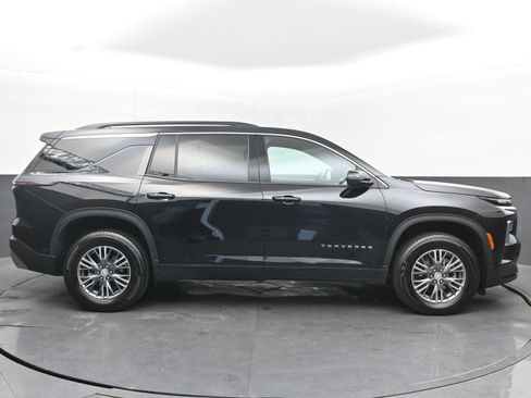 Certified 2025 Chevrolet Traverse LT image 10