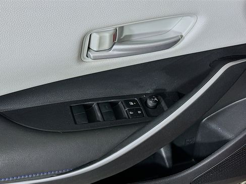 Used 2021 Toyota Corolla SE FWD image 14