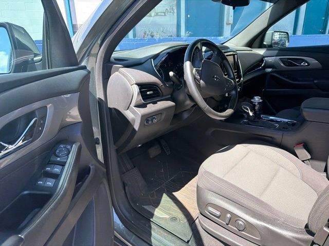 Used 2023 Chevrolet Traverse LT w/ Midnight/Sport Edition FWD image 8