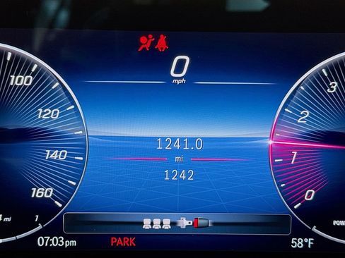 Used 2025 Mercedes-Benz CLA 250 4MATIC image 13