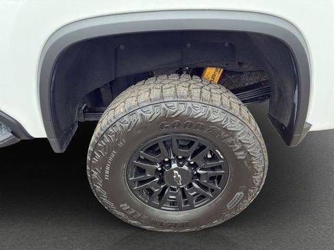 Used 2026 Chevrolet Silverado 2500 ZR2 AWD/4WD image 11