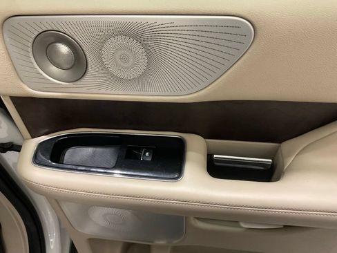 Used 2020 Lincoln Navigator Reserve w/ Luxury Package AWD/4WD image 17