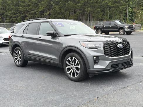 Used 2025 Ford Explorer ST-Line RWD image 15