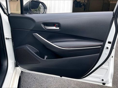 Used 2023 Toyota Corolla SE w/ SE Package image 26