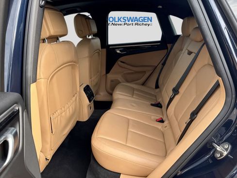 Used 2018 Porsche Macan AWD/4WD image 26