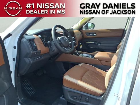 New 2026 Nissan Pathfinder Platinum FWD image 24