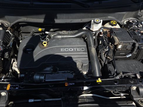 Used 2020 Chevrolet Equinox LS image 29