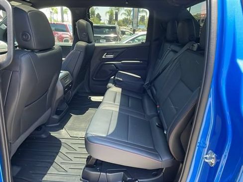 Used 2025 Chevrolet Silverado EV RST AWD/4WD image 12