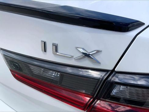 Used 2022 Acura ILX FWD image 9
