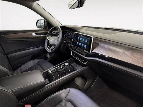 New 2026 Volkswagen Atlas SE FWD image 9