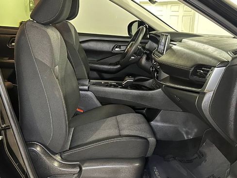 Used 2024 Nissan Rogue SV FWD image 21