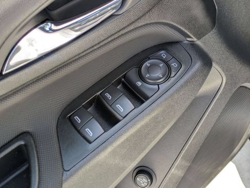 Used 2022 Chevrolet Equinox RS w/ RS Leather Package FWD image 11