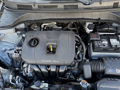 Used 2020 Hyundai Kona SE w/ Cargo Package image 28