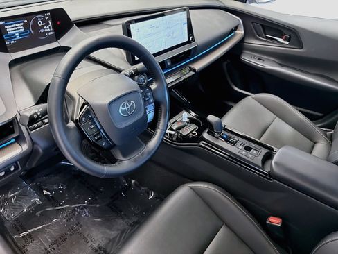 Used 2024 Toyota Prius Limited FWD image 7
