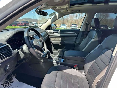 Used 2023 Volkswagen Atlas SEL Premium image 16