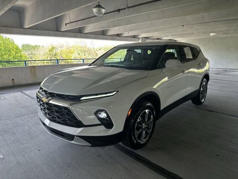 Used 2025 Chevrolet Blazer LT FWD image 21