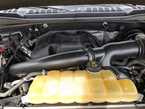 Used 2018 Ford F150 XLT image 39