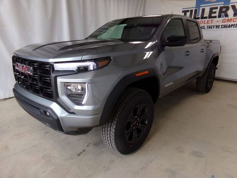 New 2025 GMC Canyon Elevation w/ Convenience Package image 3