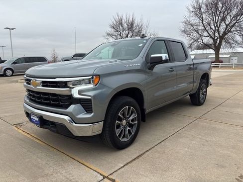 Used 2025 Chevrolet Silverado 1500 LT image 5