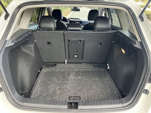 Certified 2022 Volkswagen Taos SE w/ Driver Assistance Package image 25