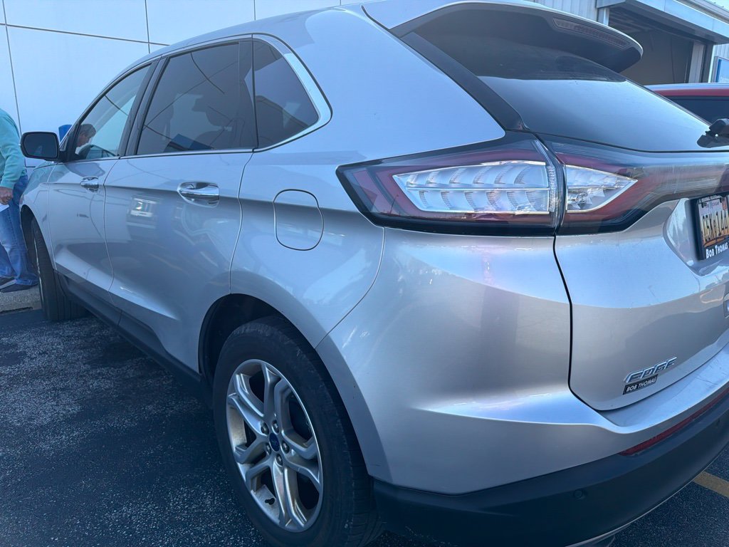 Used 2018 Ford Edge Titanium w/ Ford Safe & Smart Package AWD/4WD image 3