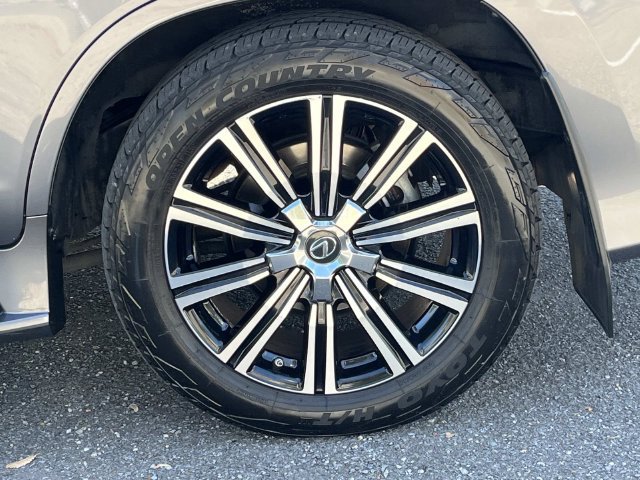 Used 2020 Lexus LX 570 4WD w/ Luxury Package image 11