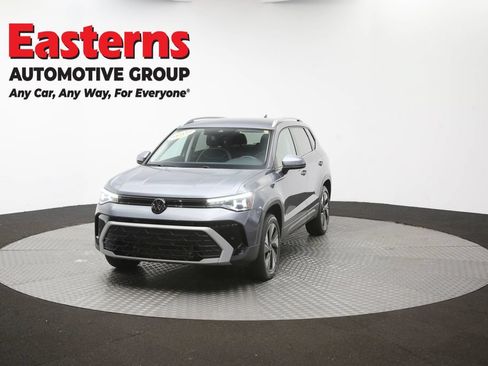 Used 2025 Volkswagen Taos SE AWD/4WD image 52
