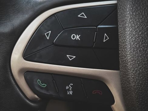 Used 2014 Jeep Grand Cherokee Overland AWD/4WD image 11