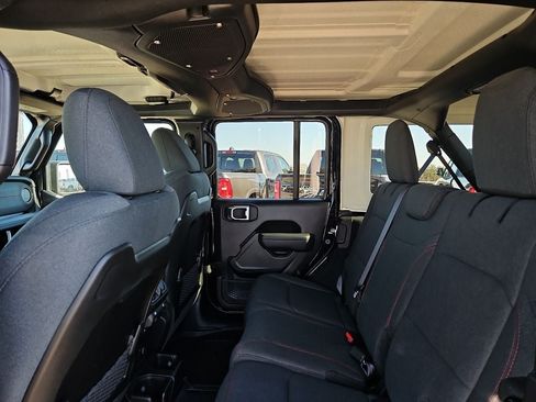 New 2026 Jeep Wrangler Unlimited Rubicon AWD/4WD image 18