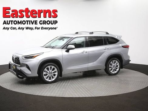 Used 2021 Toyota Highlander Limited AWD/4WD image 62