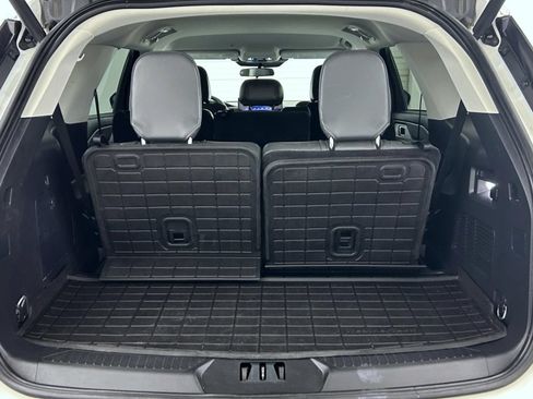 Used 2025 Ford Explorer Active w/ Active Comfort Package AWD/4WD image 24