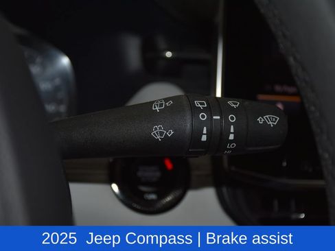 Used 2025 Jeep Compass Limited AWD/4WD image 12