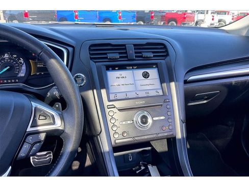 Used 2017 Ford Fusion Titanium FWD image 7