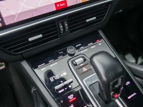 Used 2020 Porsche Cayenne Turbo w/ Assistance Package image 18