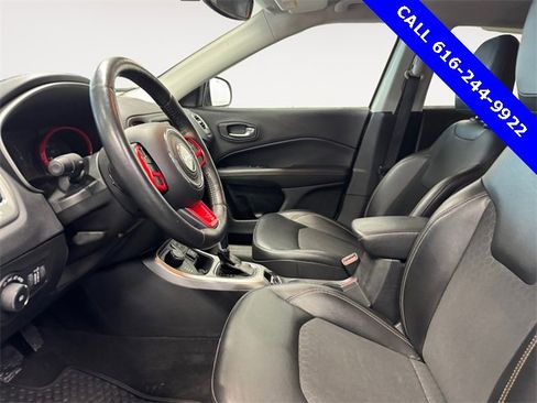 Used 2018 Jeep Compass Latitude w/ Cold Weather Group image 5