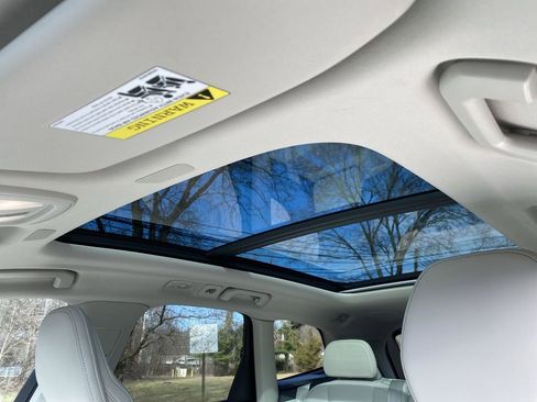 Used 2023 Volvo XC60 B6 Ultimate w/ Protection Package Premier image 24