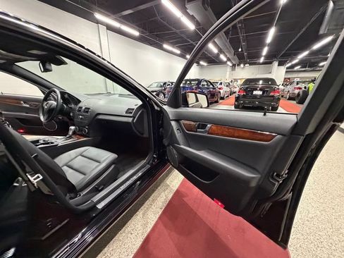 Used 2011 Mercedes-Benz C 300 4MATIC Sedan image 38