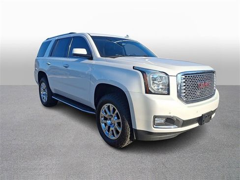 Used 2017 GMC Yukon Denali image 3