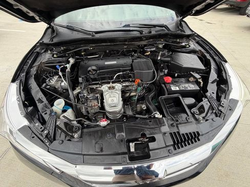 Used 2017 Honda Accord EX image 22