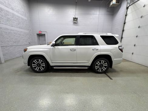 Used 2022 Toyota 4Runner Limited AWD/4WD image 7