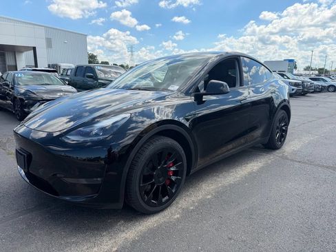 Used 2023 Tesla Model Y Long Range AWD/4WD image 4