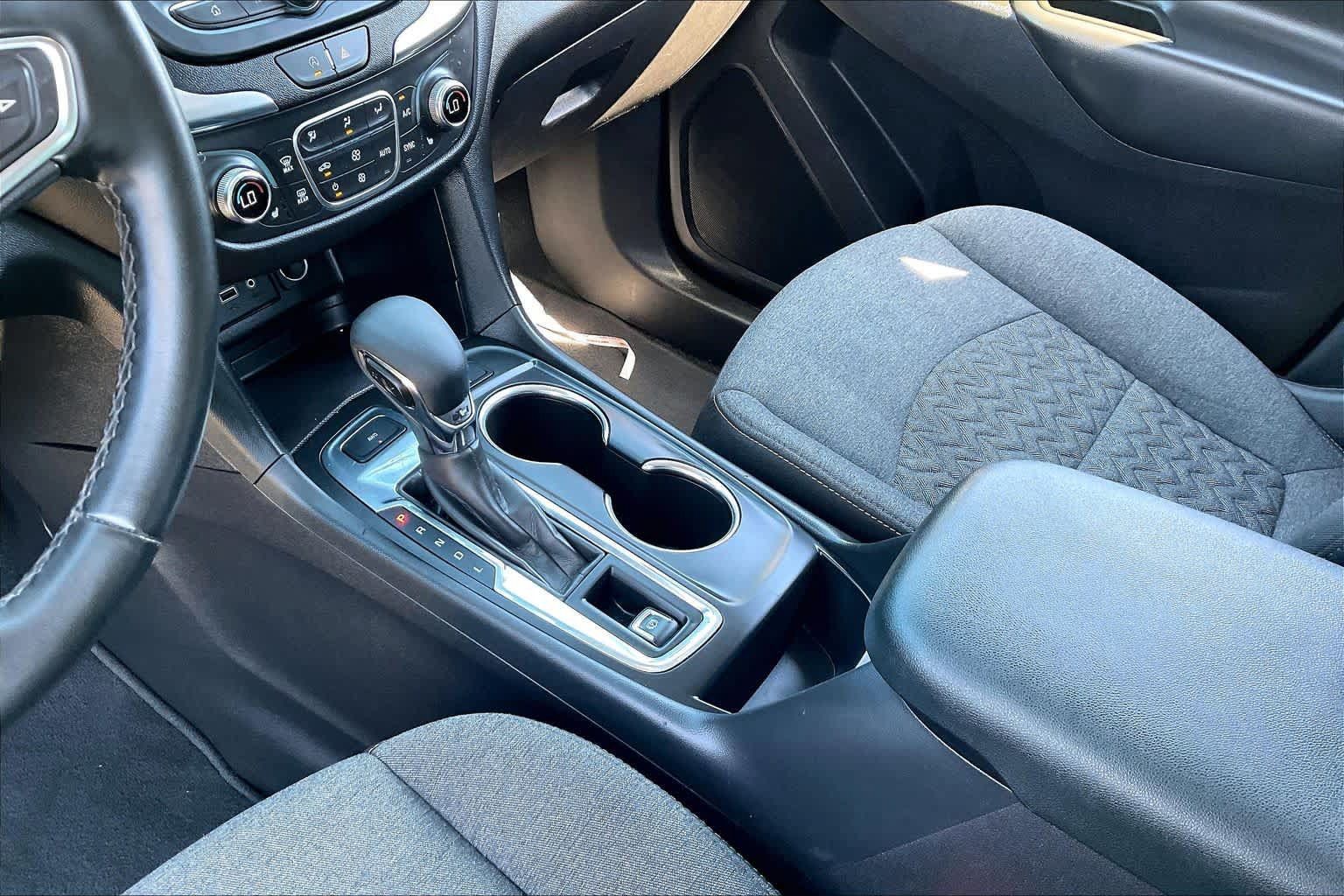 Used 2024 Chevrolet Equinox LT AWD/4WD image 16