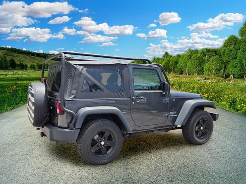 Used 2018 Jeep Wrangler Sport AWD/4WD image 6