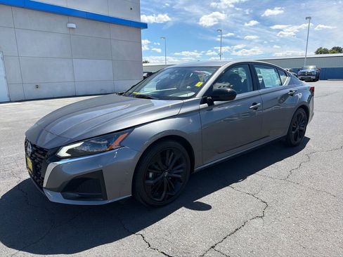 Used 2024 Nissan Altima 2.5 SR FWD image 1