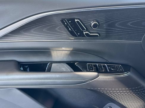 Used 2024 Cadillac Lyriq Luxury RWD image 17
