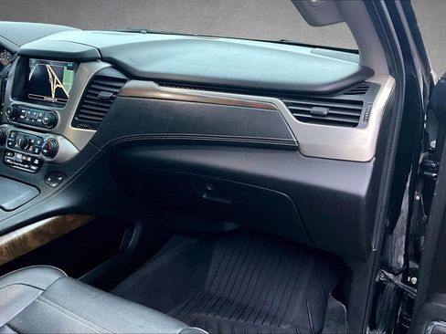 Used 2019 GMC Yukon Denali w/ Denali Ultimate Package image 28