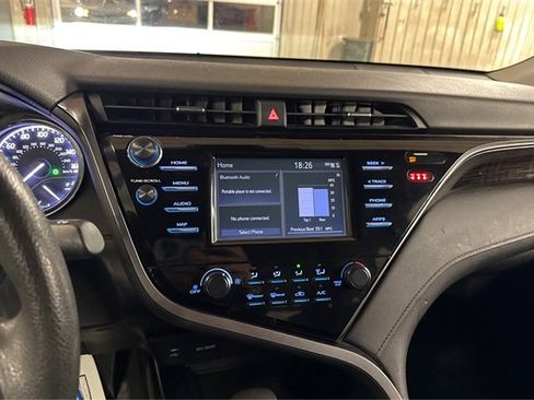 Used 2019 Toyota Camry LE image 13