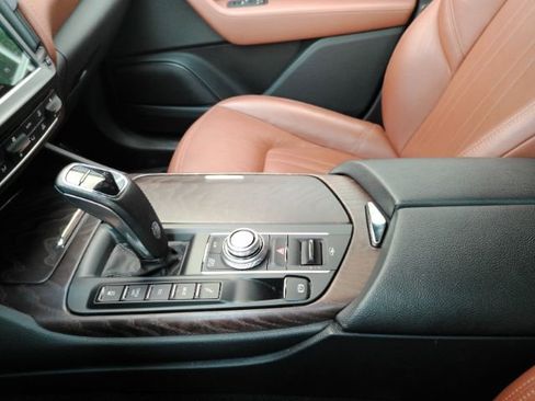 Used 2021 Maserati Levante AWD/4WD image 42