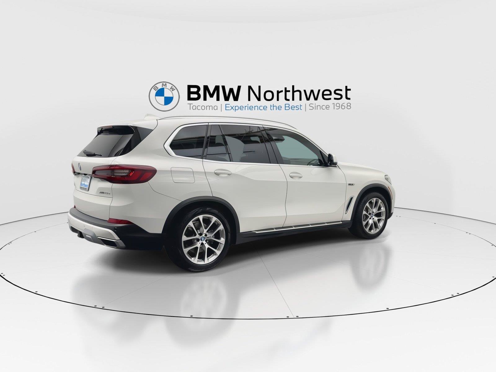 Used 2022 BMW X5 xDrive45e w/ Luxury Seating Package AWD/4WD image 4