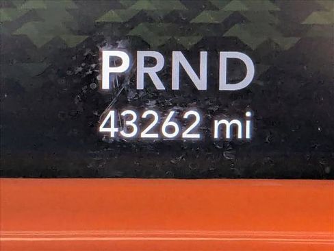 Used 2022 Jeep Gladiator Sport image 15